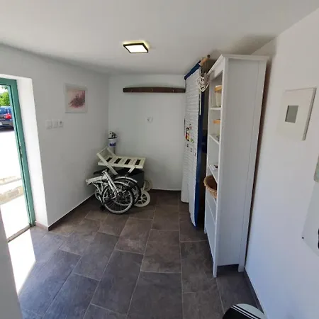 Apartma Pri Luksu Apartment *