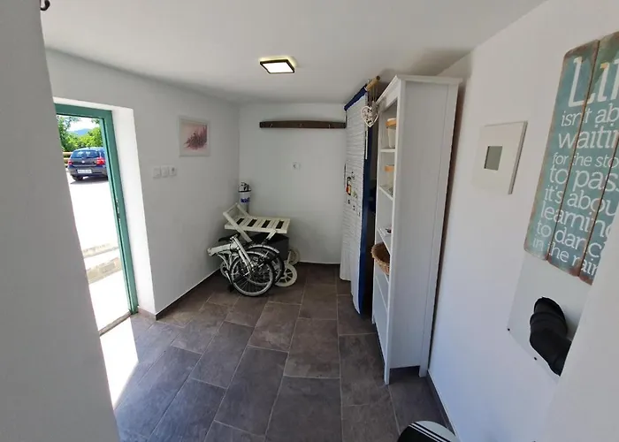 Apartma Pri Luksu Apartment *